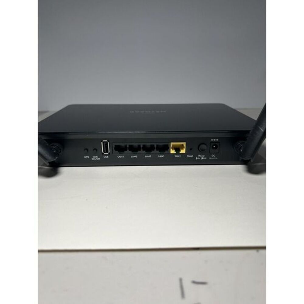 Netgear AC1200 Model R6220 Smart Wifi Router With External Antenna No Power Cord - Picture 2 of 3